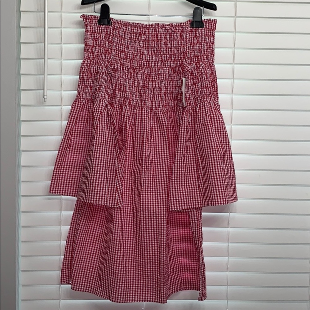 NEw Women’s Max studio cold shoulder dress size M